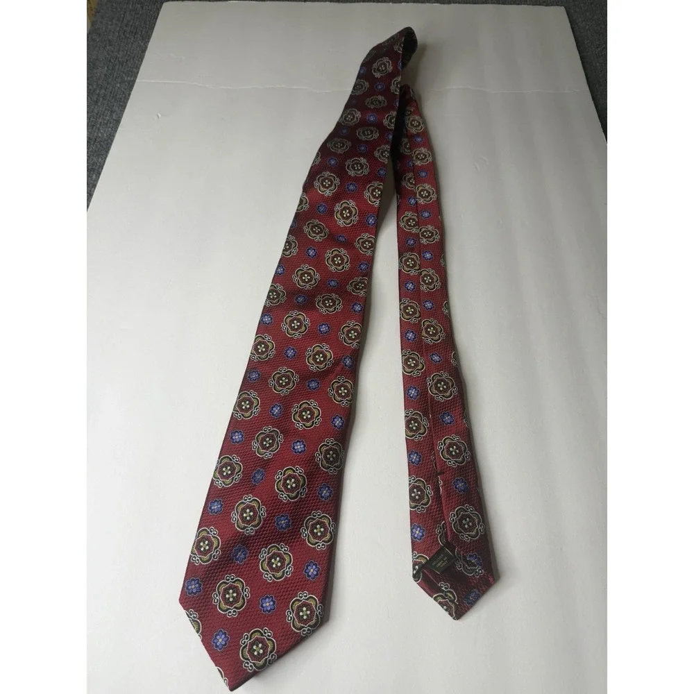 Jos A Bank Silk Tie Burgundy Red Floral Medallion Made in‎ Italy